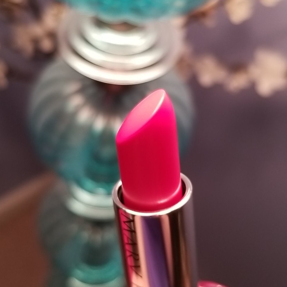 Powerful Pink: Gel Semi-Matte Lipstick